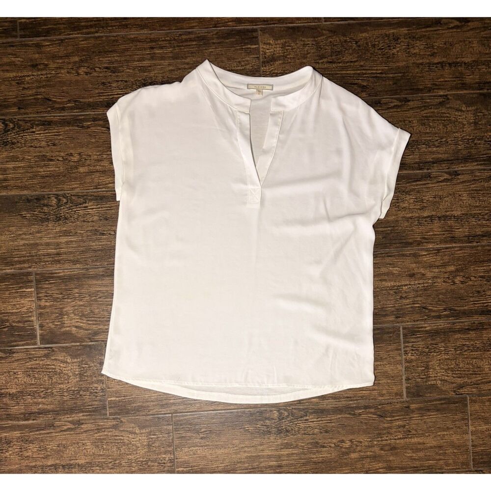 Pleione White Split V-Neck Cap Sleeve Top - S